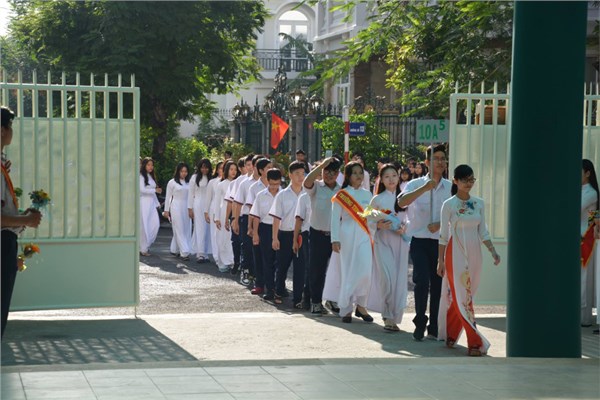 Cô Trần Thị Kim Ngân - GV Văn - GVCN 10A5